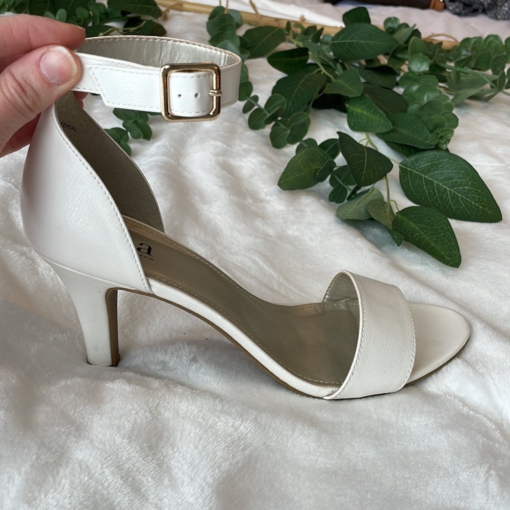 Size 8.5 White a.n.a. heels
